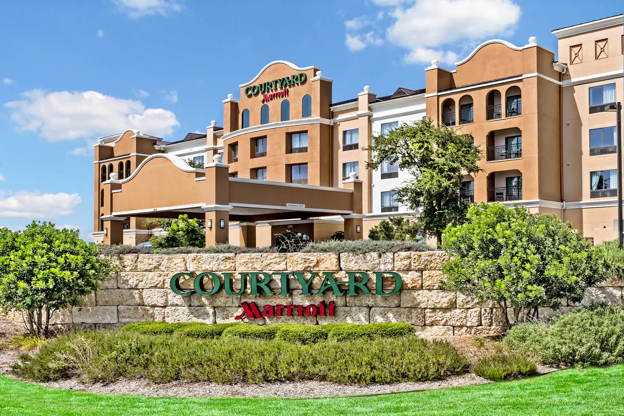 courtyard-marriott-seaworld-westover-exterior